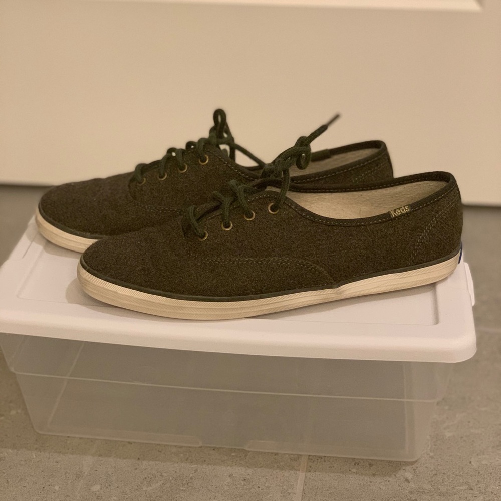 Hunter Green Keds